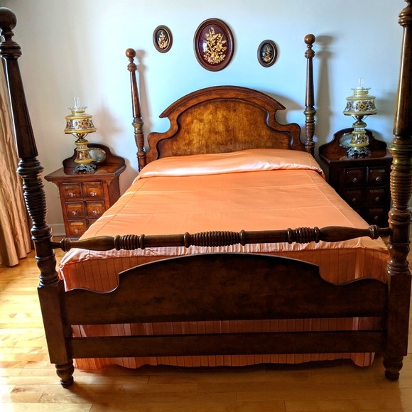 Satin and Lace QUEEN BEDSPREAD - 2 pieces - Picture 7 of 7